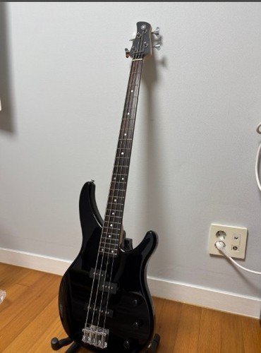 Yamaha bass guitar - bass, /
