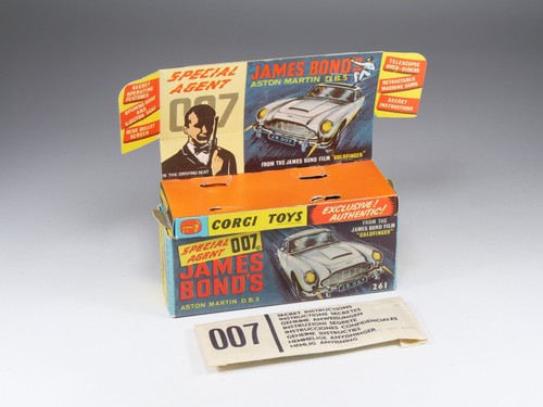 Corgi 261 james - 261,