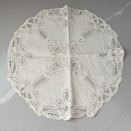 Vintage round small tablecloth - round,