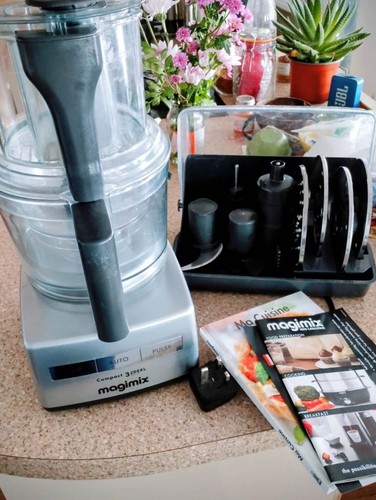 Magimix 3200xl food processor - food,