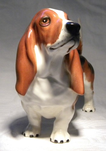 Beswick dog large - bassett, 2045