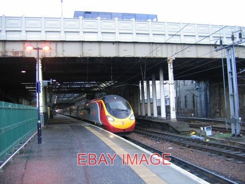 Photo one virgin trains - of, trains'