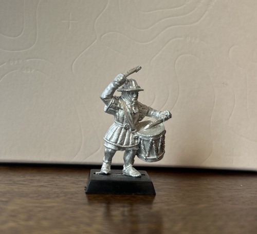 Bretonnian men arms - bretonnian, drummer