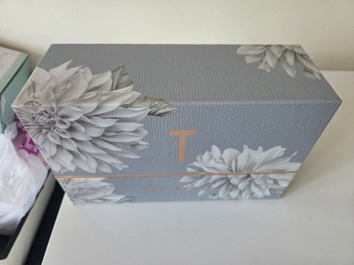 Ted baker pampered petals - ted,