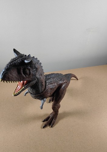 Jurassic world primal attack - world,