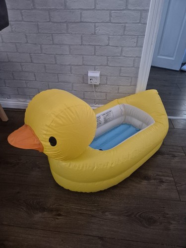 Munchkin inflatable duck tub - duck,