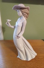Lladro Nao 1158 Gentle Breeze Lady In Flowing Dress & Hat In Original Box Spain