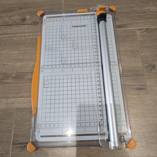 Fiskars surecut paper - fiskars, a4
