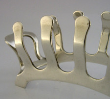 UNUSUAL BACKBONE STERLING