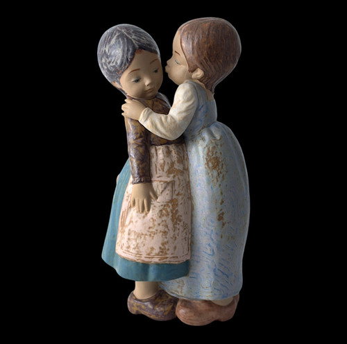 Lladro little kiss - "little, porcelain