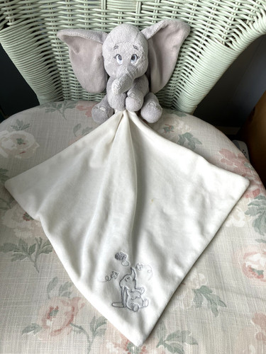 Disney store dumbo - disney,