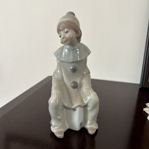 Lladro jester clown - clown, sitting