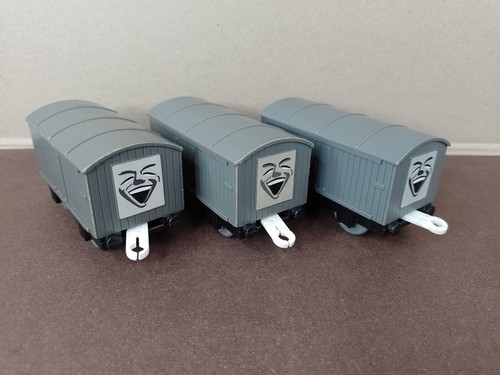 Three laughing troublesome - three,