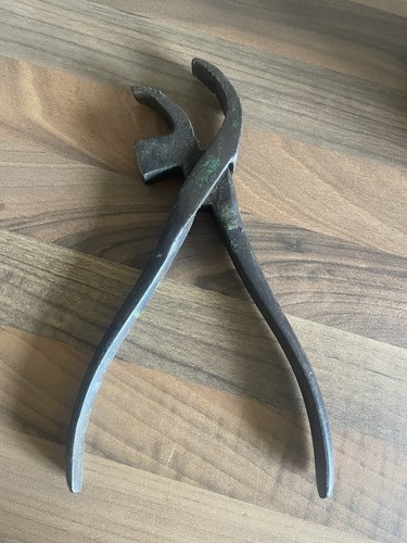 Vintage cobblers pliers - vintage,