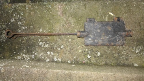 Antique waffle iron plain