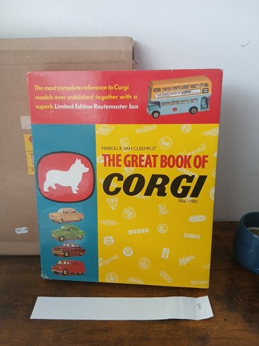 The great book - book, corgi