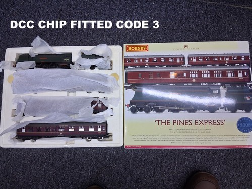 Hornby pines express train - pines,