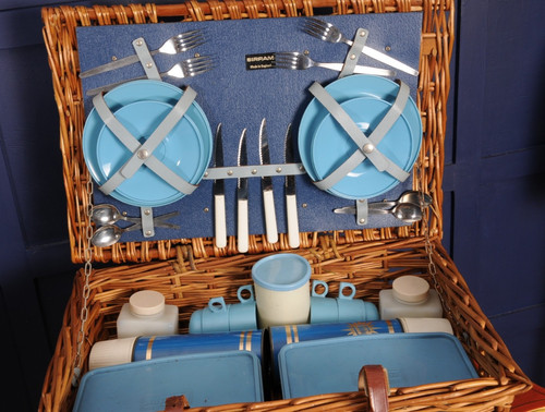 Lovely vintage wicker picnic - lovely,