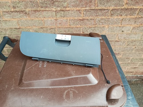 Glovebox plastic lid peugeot - glovebox,
