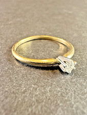 10K Yellow Gold Solitare