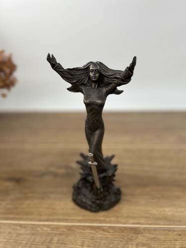 Heredities avalon lady - lady, of