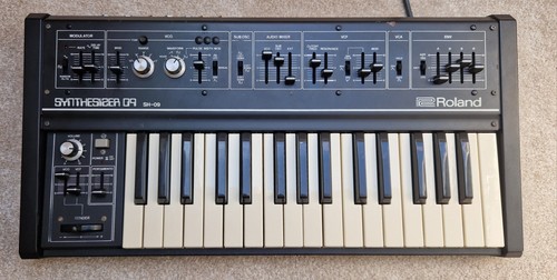 Roland keyboard - roland, sh-09