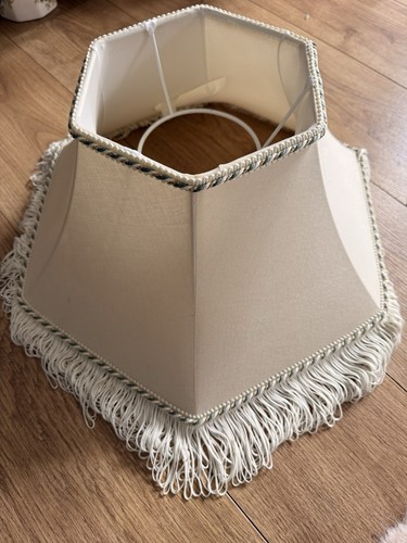 Vintage cream hexagonal - cream,