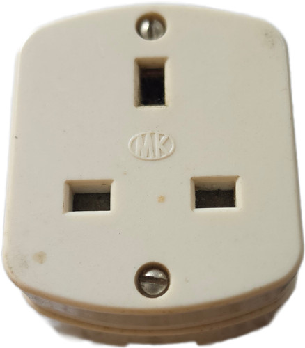 White vintage 13a surface - mk,