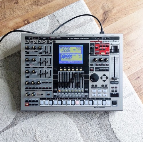 Roland 909 mc909 sampling - mc-909,