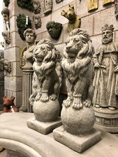 PAIR OF PROUD LIONS ON BALL GARDEN CONCRETE STATUES ORNAMENTS PILLAR TOPPER FINI