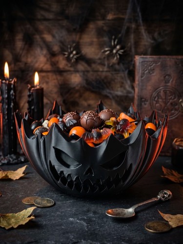 Black cauldron plastic - cauldron,