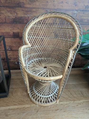 Boho small wicker peacock - small,