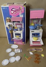 Sindy Doll Boxed Cooker & Accessories Pink Kitchen Furniture Hasbro Vintage 1993