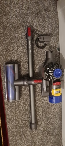 Dyson cordless vacuum - cordless,