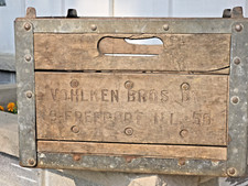 Vtg 1950 Vohlken Bros Dairy Milk bottle crate box Freeport, IL advertising sign