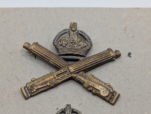 Vintage british army cap badge - british,