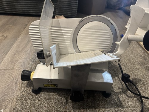 Buffalo 220mm meat slicer 120w - buffalo,