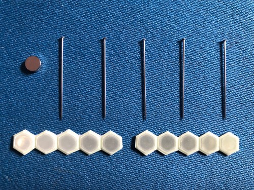 Pin magnet suits - x,