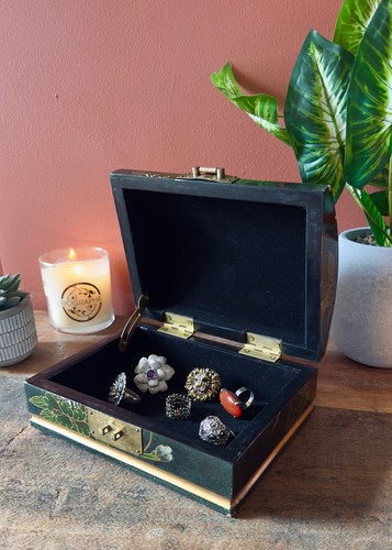 Vintage lacquer jewellery - vintage,
