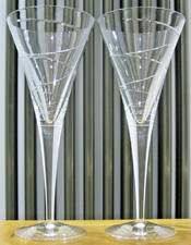 2x Crystal Wine Glasses With