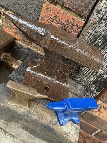 Small vintage anvils - vintage,