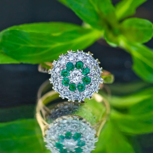 18ct yellow gold emerald - (agj),