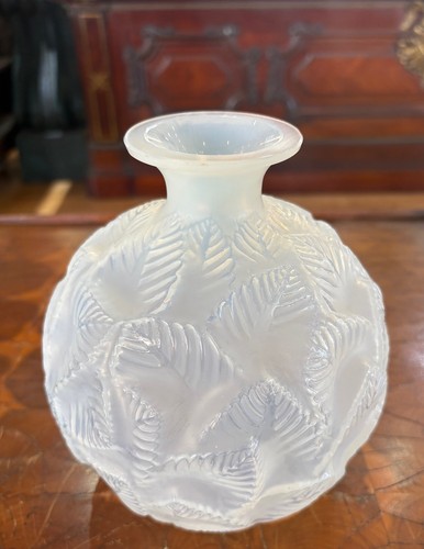 René lalique ormeaux vase - lalique, "ormeaux"