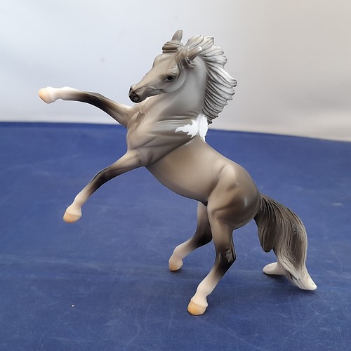 Breyer stablemate model horse - breyer,