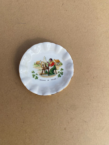 Souvenir ireland pin - souvenir, of