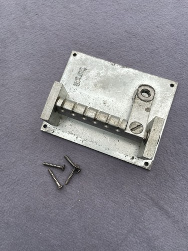 Hofner tremolo bridge for 172