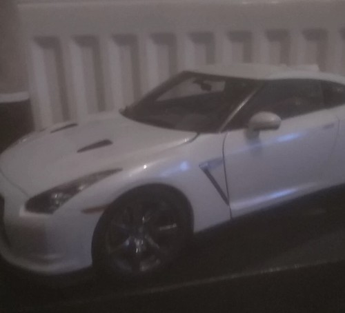 Kyosho nissan r r35 - 1:18,