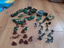 Vintage Toy Plastic Soldiers