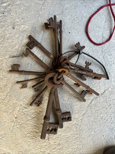 Antique skeleton keys - antique,