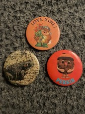 3 Old vintage retro badges perkin flumps love you natural England frog/toad